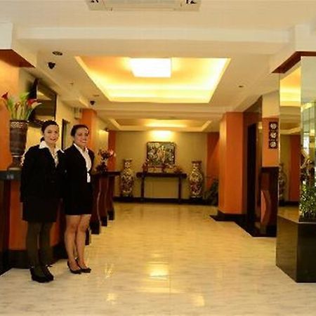 Silver Oaks Suites & Hotel Manila Bagian luar foto