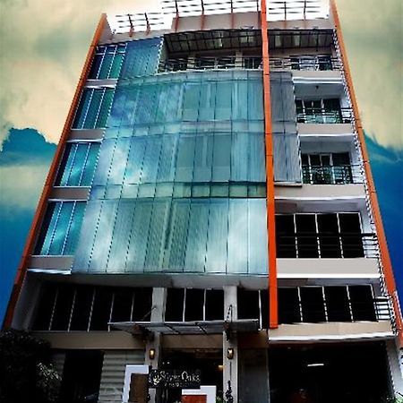 Silver Oaks Suites & Hotel Manila Bagian luar foto