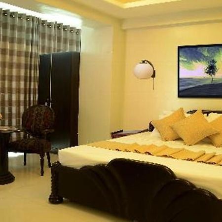 Silver Oaks Suites & Hotel Manila Bagian luar foto