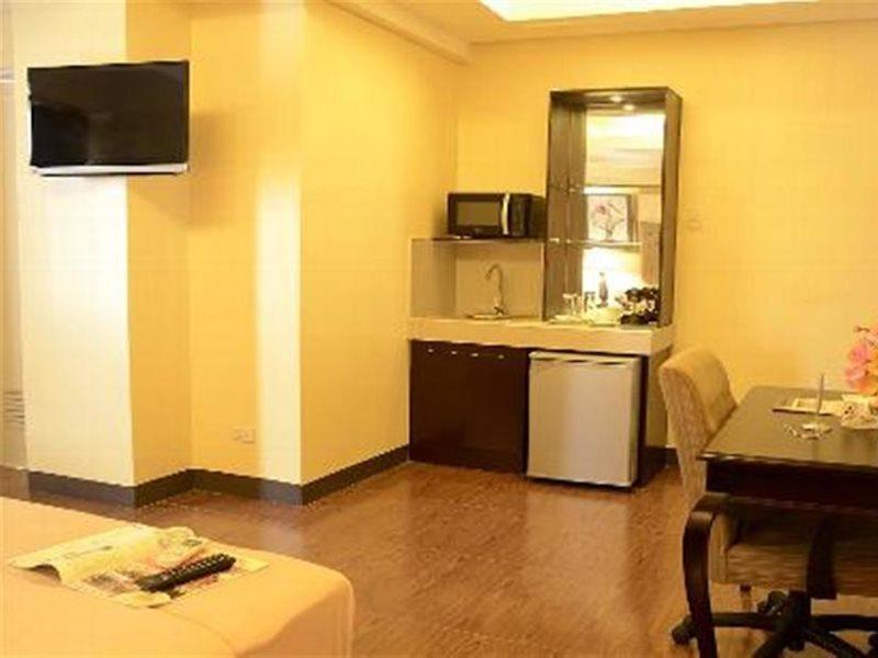 Silver Oaks Suites & Hotel Manila Bagian luar foto
