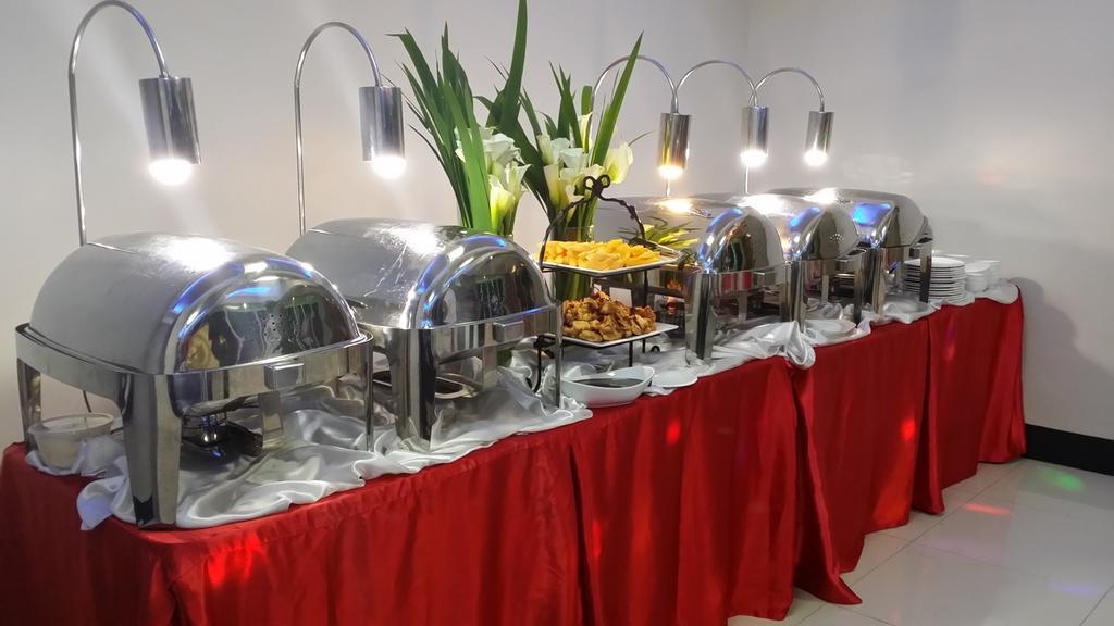 Silver Oaks Suites & Hotel Manila Bagian luar foto