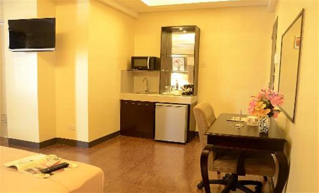 Silver Oaks Suites & Hotel Manila Bagian luar foto