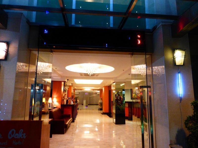 Silver Oaks Suites & Hotel Manila Bagian luar foto